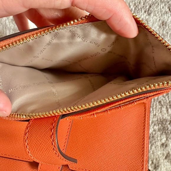 Orange Michael Kors wallet wristlet - Picture 4 of 4